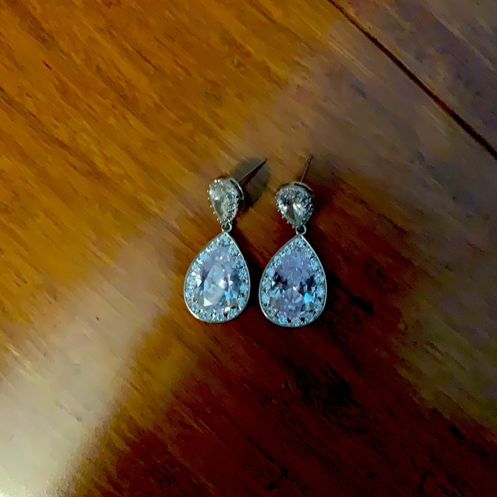 Bridal drop earrings